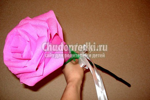 Большая роза из салфетки своими руками