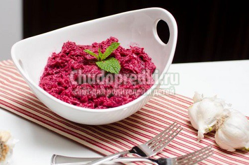 Свекла с чесноком и майонезом: популярные рецепты с фото
