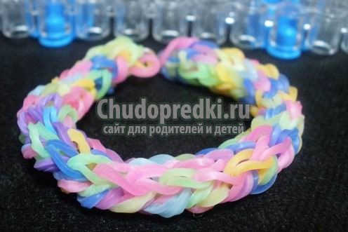 Плетение из резинок гусеница. Как изготовить браслет?