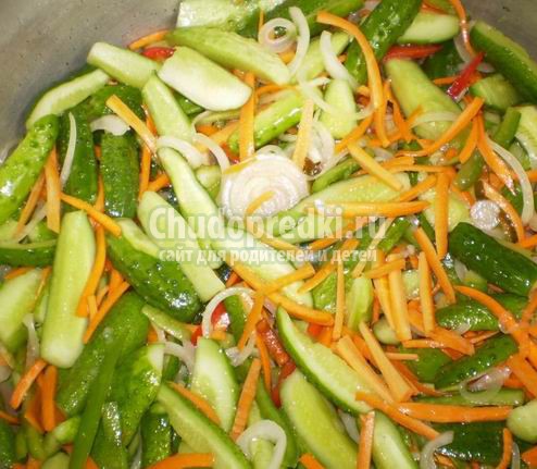 Салаты на зиму с чесноком - вкусно и полезно Салаты на зиму с чесноком - вкусно и полезно