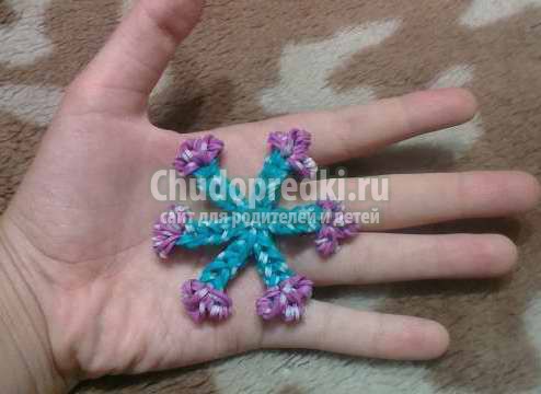 Снежинка из резинок. Как сплести своими руками?