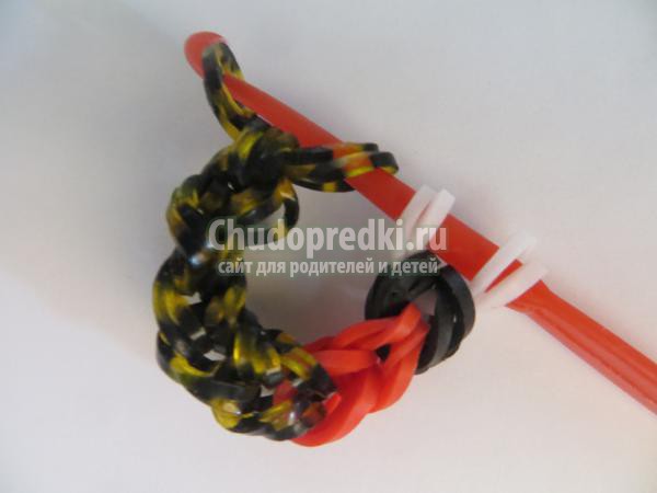 фигурки из резинок. Кока-кола