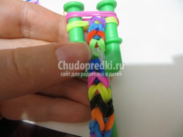 фенечка из резинок на рогатке