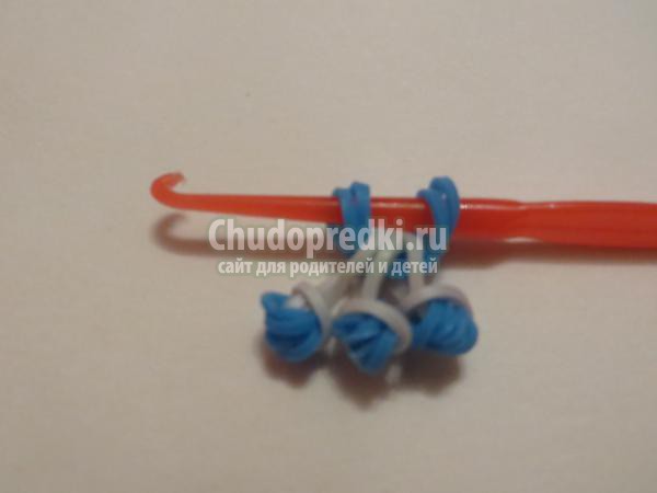 снежинка из резинок крючком