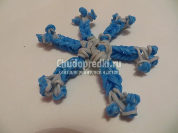 снежинка из резинок крючком
