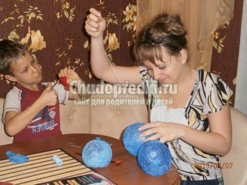 Cнеговик из ниток: фото, идеи и мастер-классы