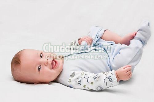 Какая одежда нужна новорожденному зимой? Советы для родителей