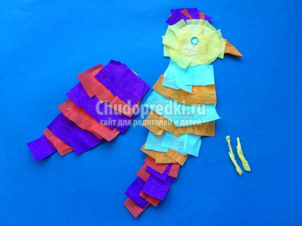 Попугай из гофробумаги