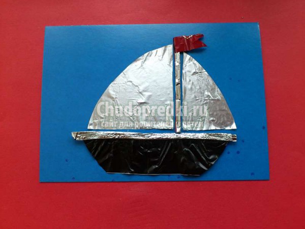Кораблик из конфетных фантиков