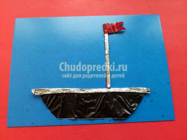 Кораблик из конфетных фантиков
