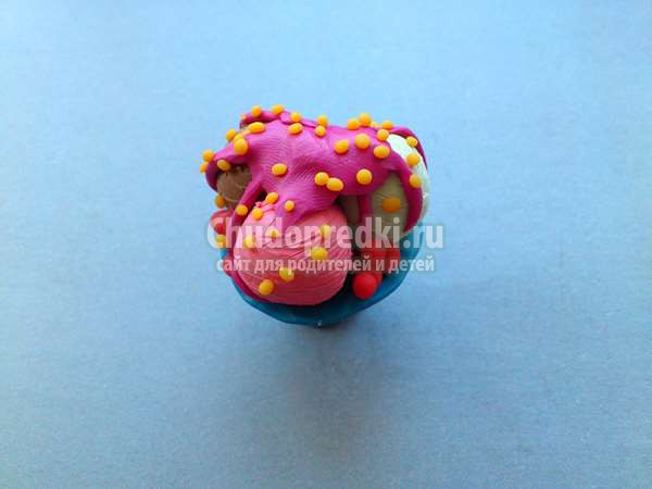 мороженое из пластилина