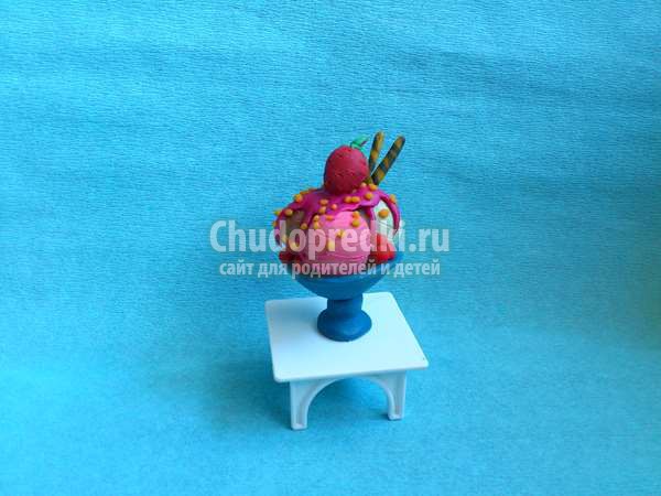 мороженое из пластилина