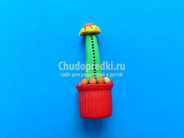 Кактусы из пластилина