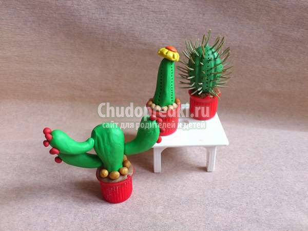 Кактусы из пластилина