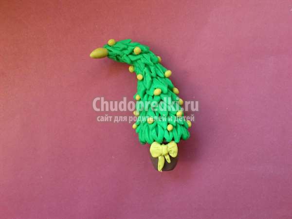 елочка с бантиком из пластилина