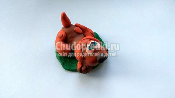 собака из пластилина
