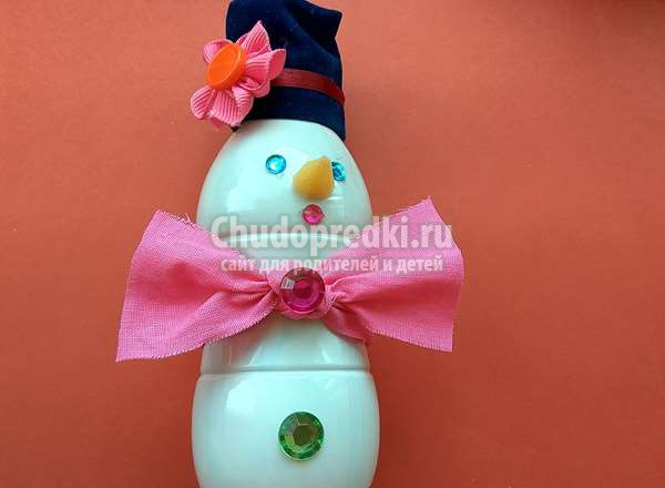 снеговик из пластиковой бутылки