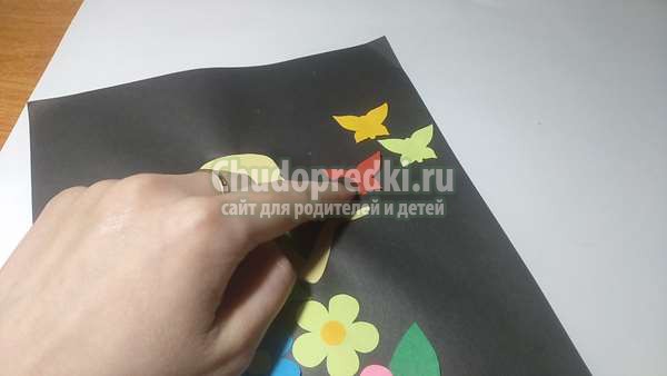открытка девушка в платье