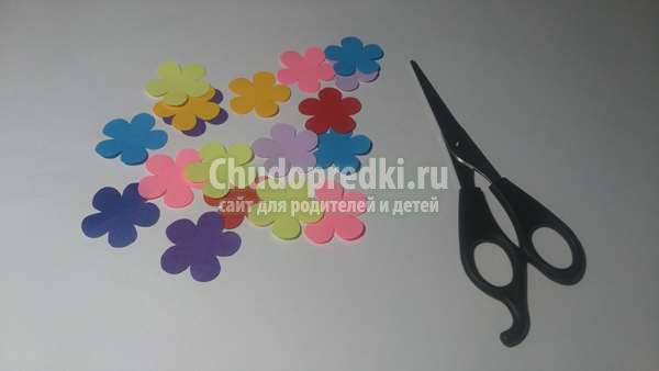 открытка девушка в платье