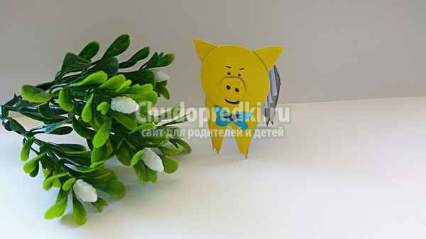Символ года 2019 из бумаги