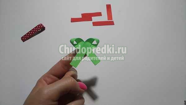 Заколка из репсовых лент