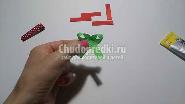 Заколка из репсовых лент