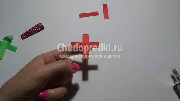 Заколка из репсовых лент