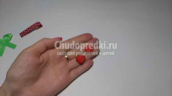 Заколка из репсовых лент