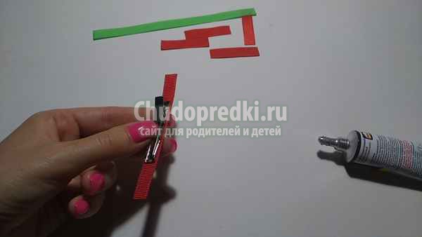 Заколка из репсовых лент