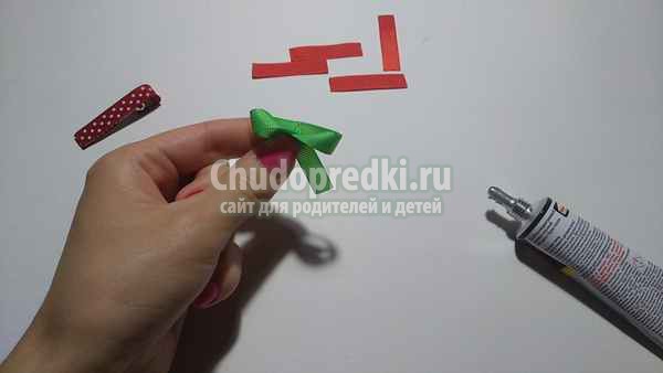 Заколка из репсовых лент