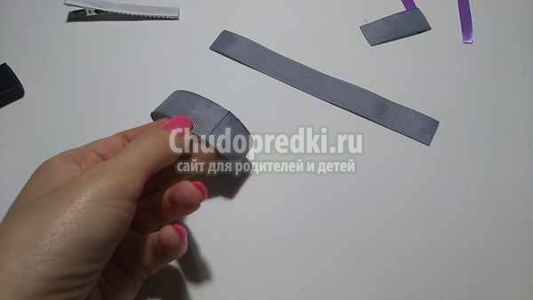 Заколка из лент слоник