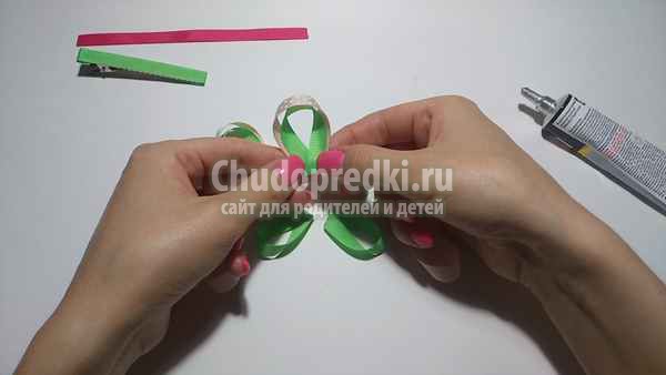 Заколка из репсовых лент Бабочка