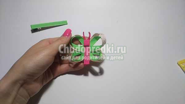 Заколка из репсовых лент Бабочка
