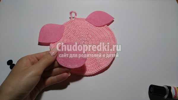 Вязаная свинка крючком