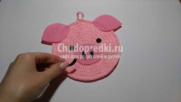 Вязаная свинка крючком