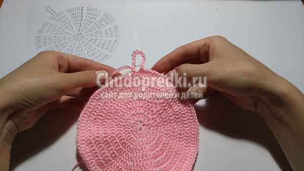 Вязаная свинка крючком