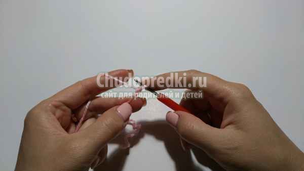 Вязаная свинка крючком