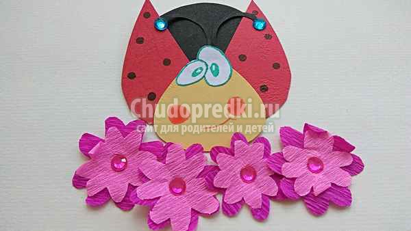 Божья коровка из бумаги