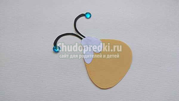 Божья коровка из бумаги