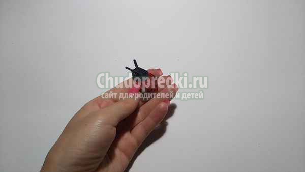 заколка из лент божья коровка