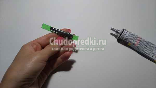 заколка из лент божья коровка