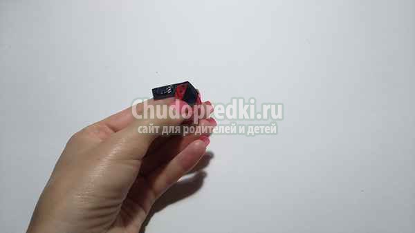 заколка из лент божья коровка