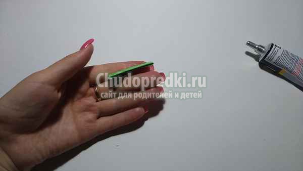 заколка из лент божья коровка