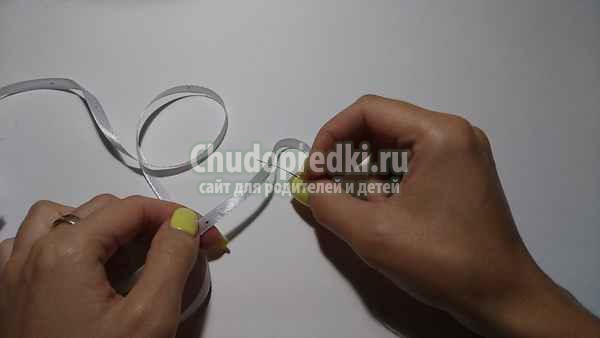 бабочка из атласной ленты