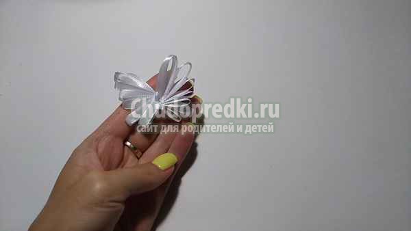 бабочка из атласной ленты