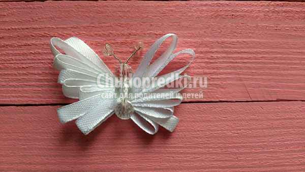 бабочка из атласной ленты