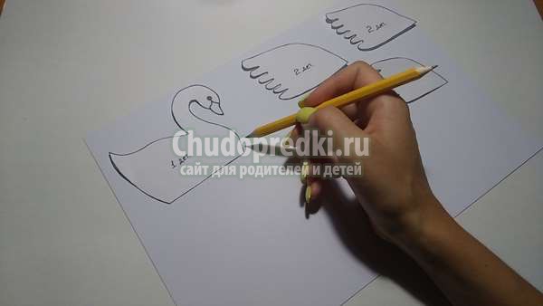 поделки из бумаги Лебедь на пруду