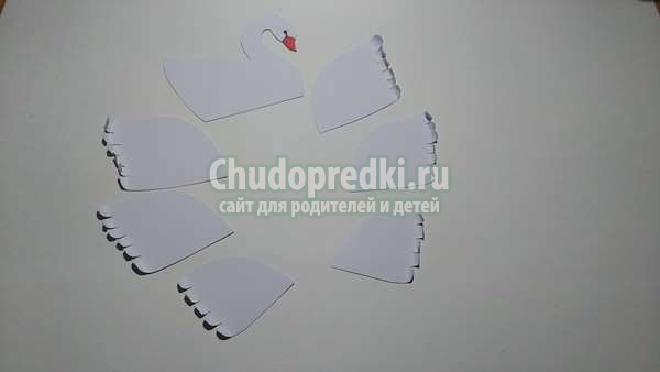 поделки из бумаги Лебедь на пруду