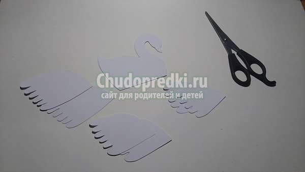 поделки из бумаги Лебедь на пруду