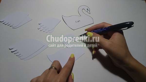 поделки из бумаги Лебедь на пруду